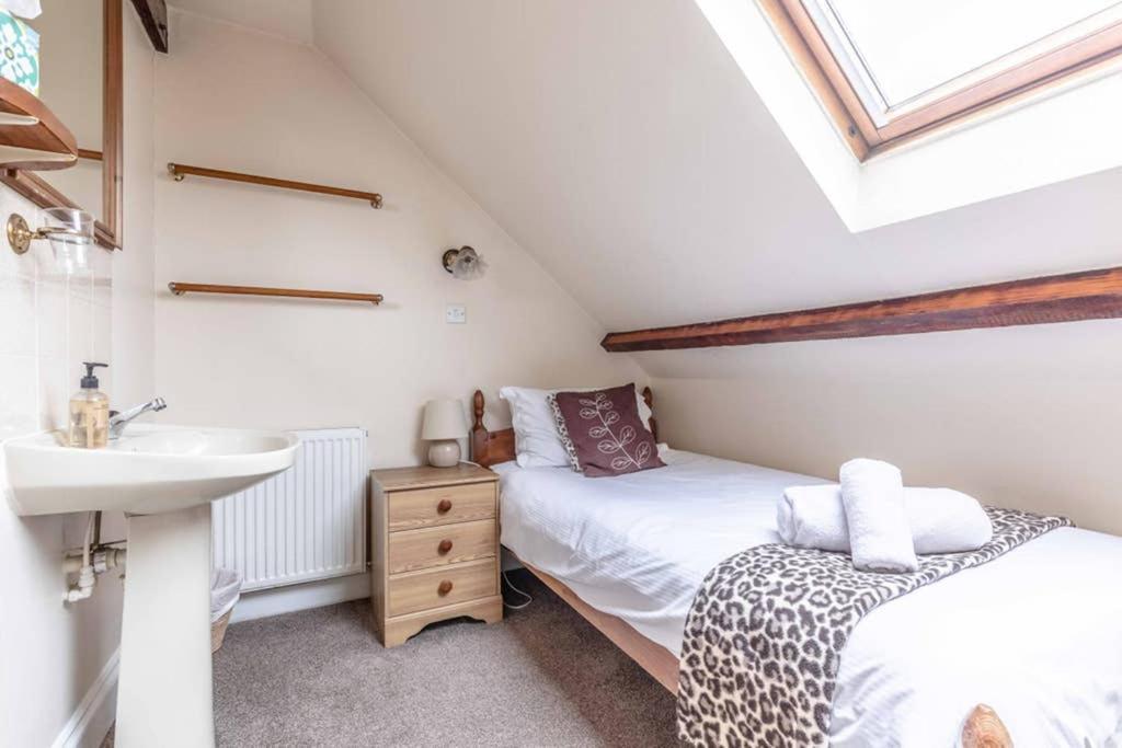 Casa vacanze 4 Bed 3 Baths In Windsor! Walk 2 The Sights! Legoland 5 Min Drive